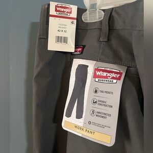 NWT 42x32 Wrangler Workwear Work Pant Relaxed Fit Gray